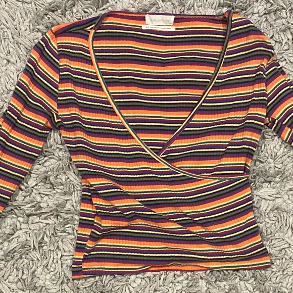 Long sleeve v- neck shirt! - Picture 2 of 3